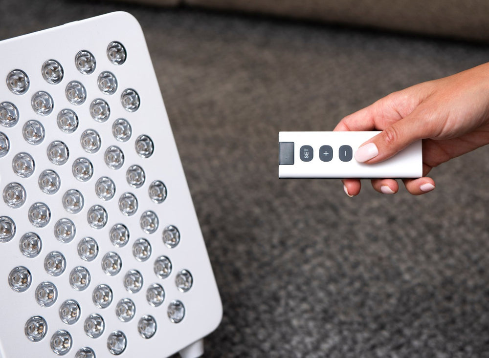 Baxter Blue Red Light Therapy Table Top_remote_control