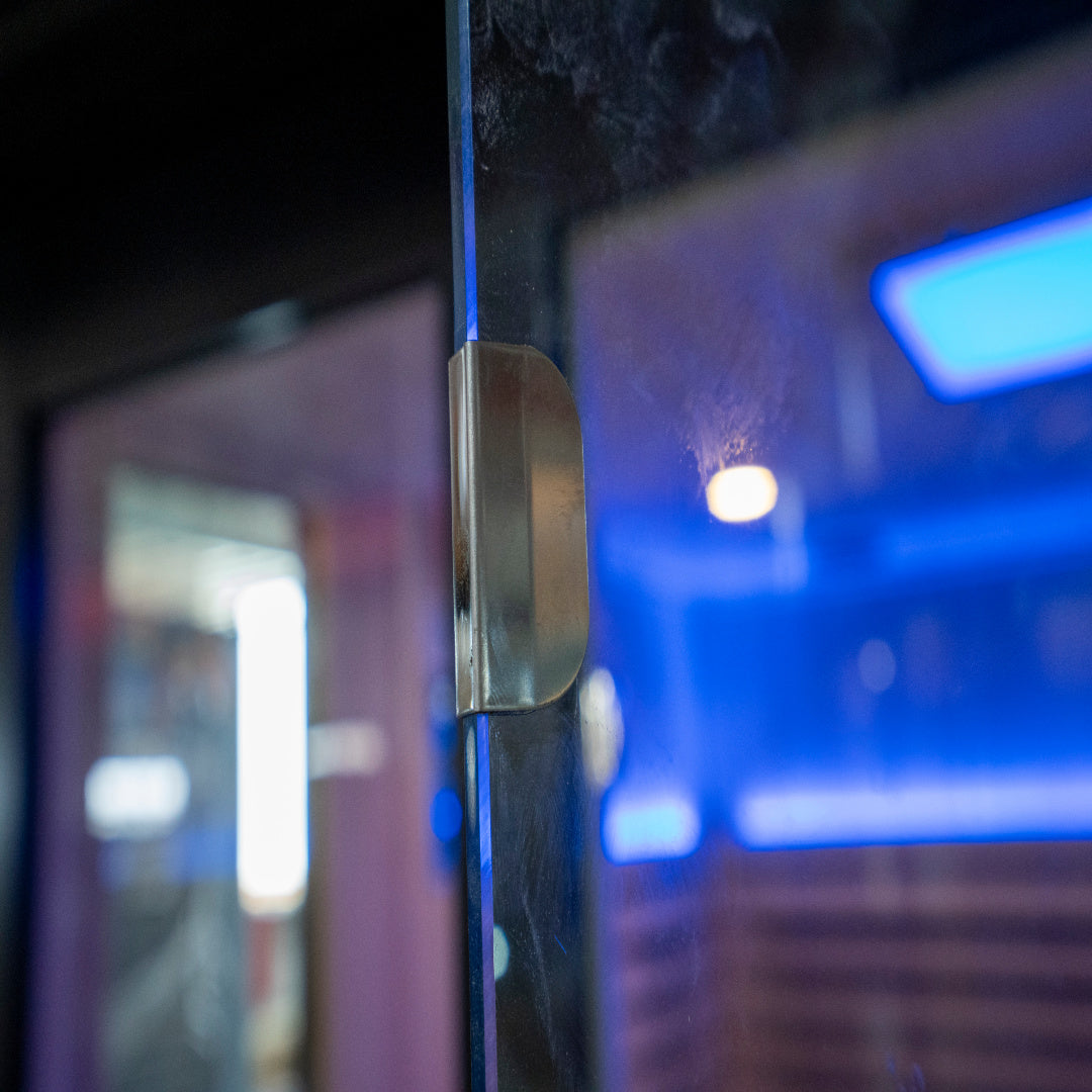 Chill_Bunny_Outdoor_3P_infrared_Sauna_glass door