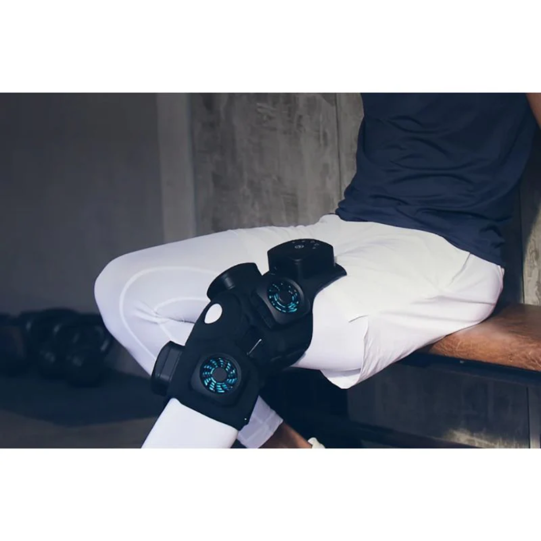 Therabody RecoveryTherm Knee -User View Men