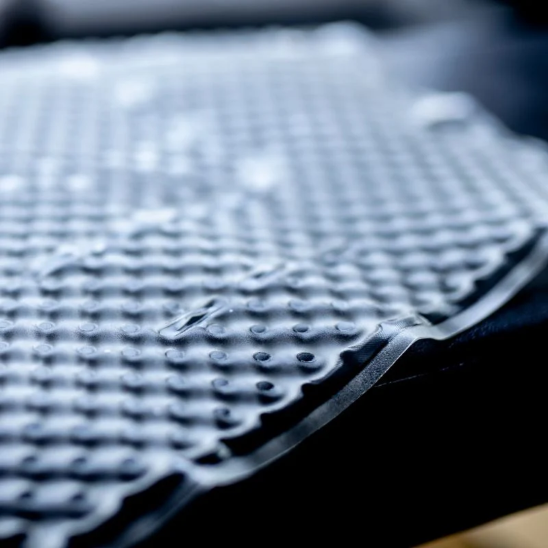 Aquilo Cryo-Compression System - Advanced Recovery for Athletes- Close Up View 