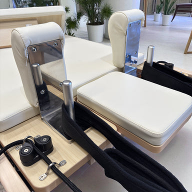 Premium leather upholstery and stitching Maple Studio V2 creme