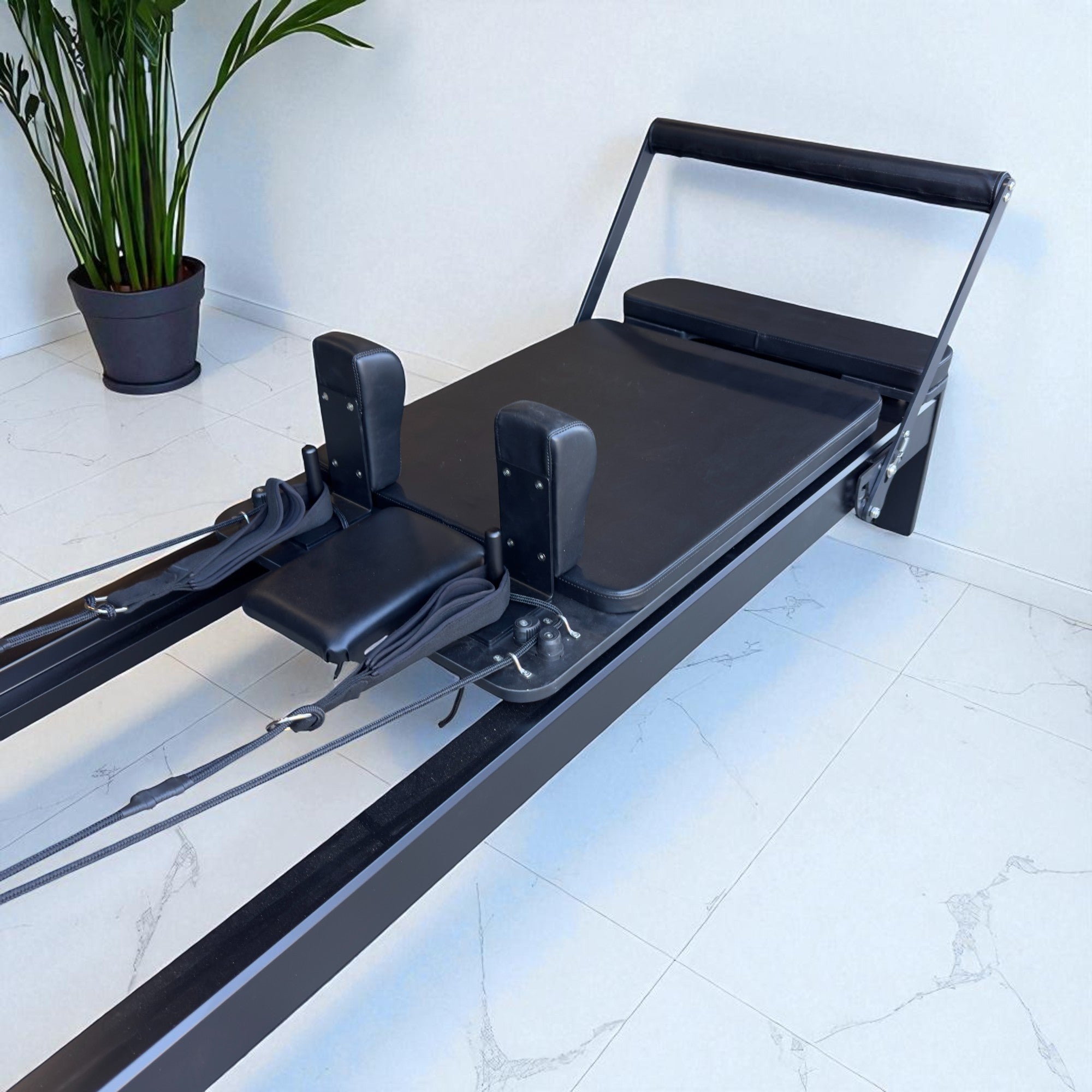 Aluminium alloy frame detail Pearl Studio V2 pilates reformer noir